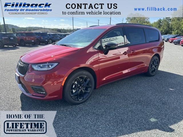 2024 Chrysler Pacifica Touring L Red, Boscobel, WI