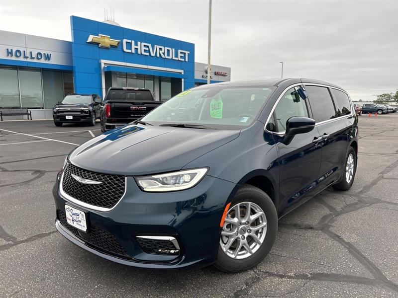 2023 Chrysler Pacifica Touring L Blue, Viroqua, WI